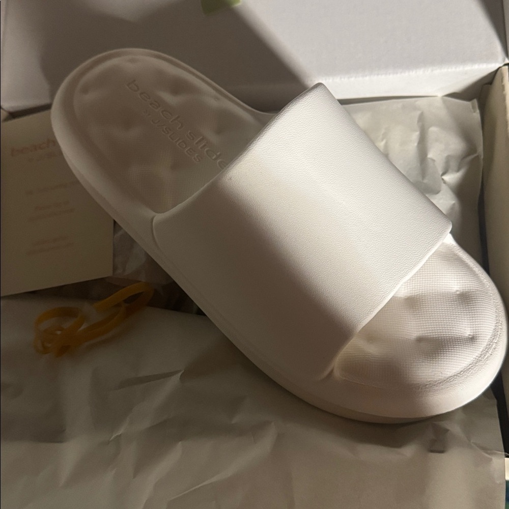 J Slides Beach White Serene Beach Slides Sandal NEW SIZE 8M - Picture 4 of 4